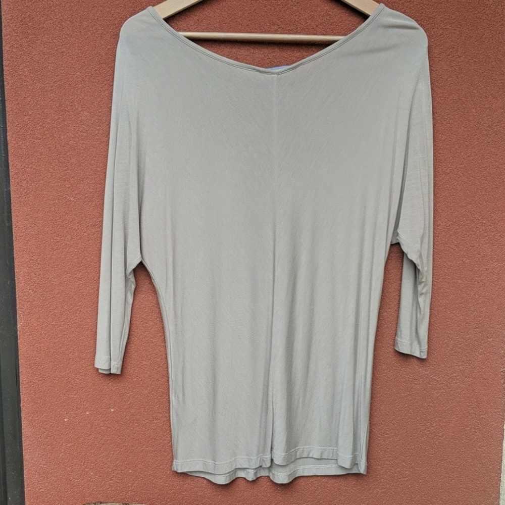 MVNG SALE!🎈🎈 Vince top - Picture 3 of 4